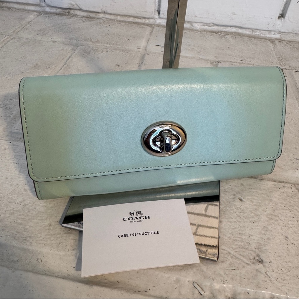 COACH slim envelope wallet with turn-lock closure/sea glass WITH CRACKING